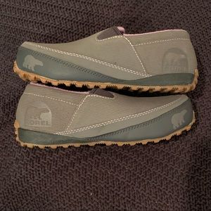 Sorel Mackenzie Snow Slip-ons NEVER WORN!!